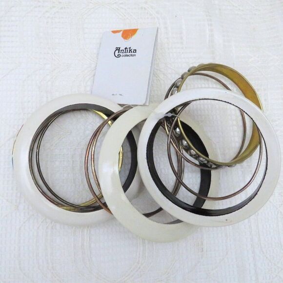 Set of 11 Bangle Bracelets Women Cream, Gold Toned, Multi Color, Casual Jewelry - Picture 4 of 8